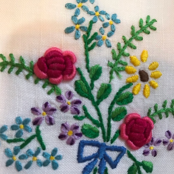 NWOT Hand Embroidered Floral Linen, Napkin, Towel - Picture 3 of 3